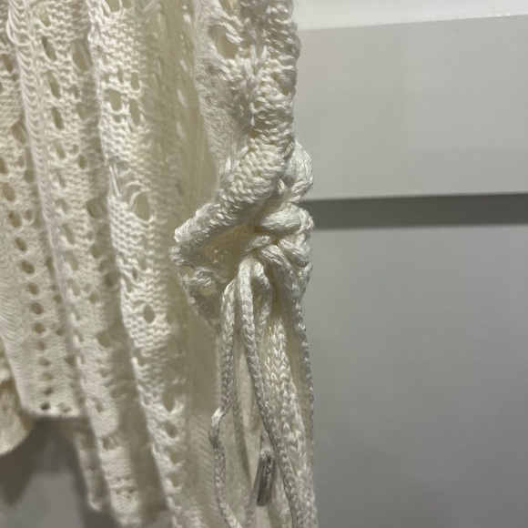 Cream crochet cover up - Picture 3 of 5